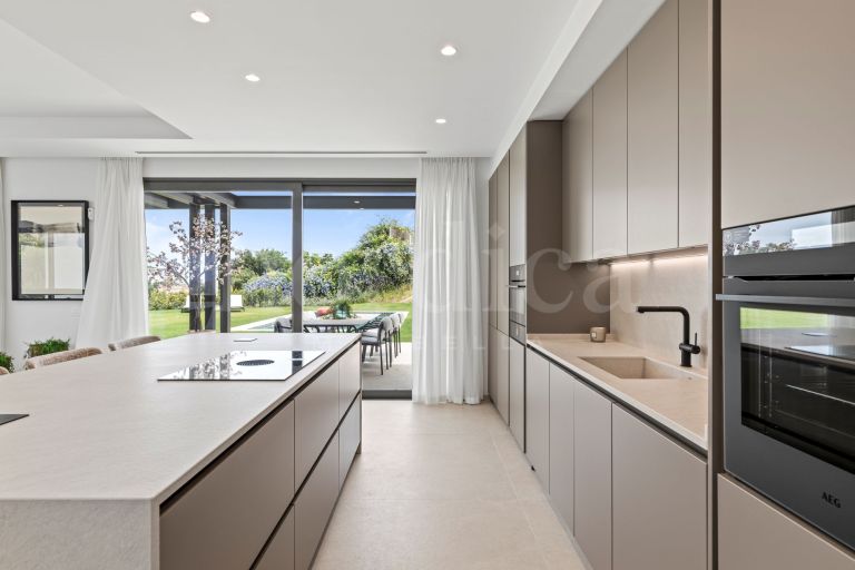 Villa neuve moderne clé en main orientée plein sud