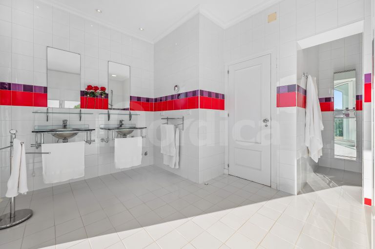 Villa zu verkaufen in