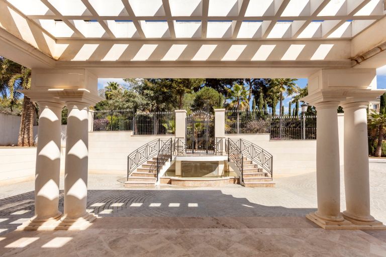 Villa for sale in Sierra Blanca