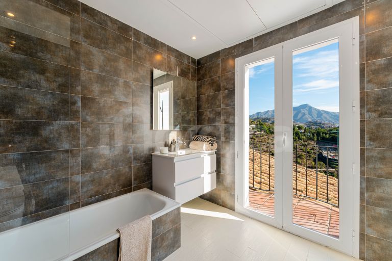 Villa for sale in El Madroñal