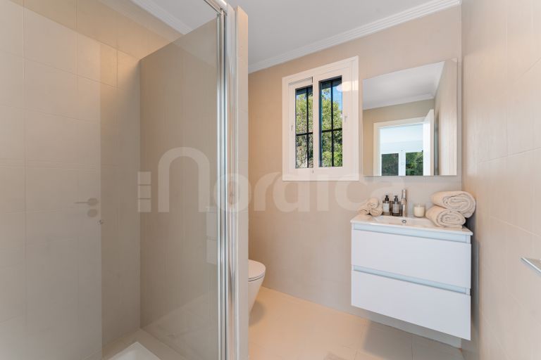 Villa for sale in El Madroñal