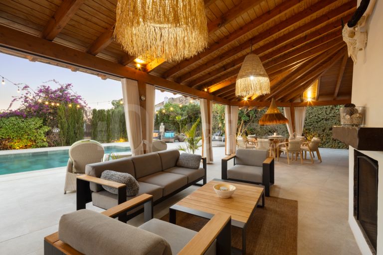 Villa for sale in Guadalmina Baja