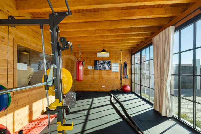 Villa for sale in Guadalmina Baja