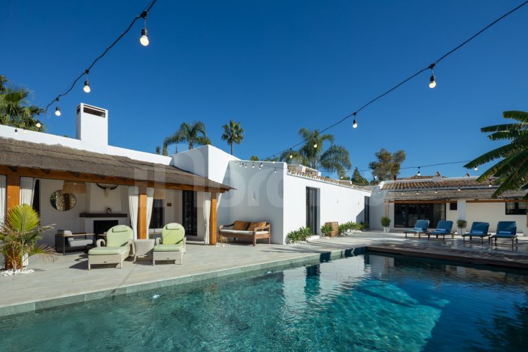 Villa for sale in Guadalmina Baja