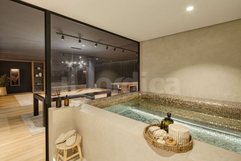 Villa for sale in Elviria