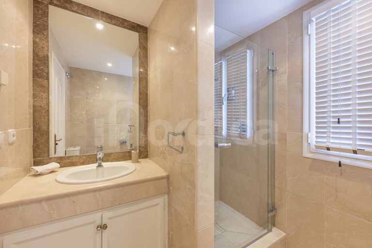 Villa for sale in La Reserva de la Quinta