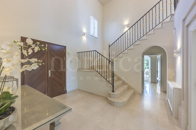 Villa en primera línea de golf en La Reserva de la Quinta