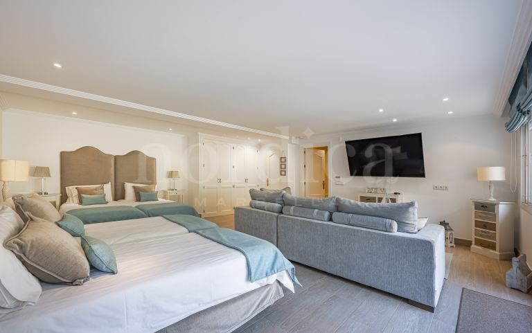 Villa en primera línea de golf en La Reserva de la Quinta