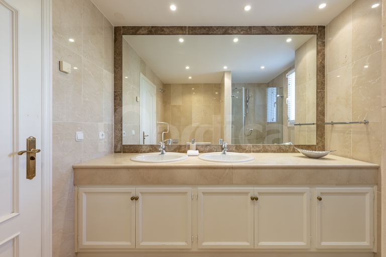 Villa for sale in La Reserva de la Quinta