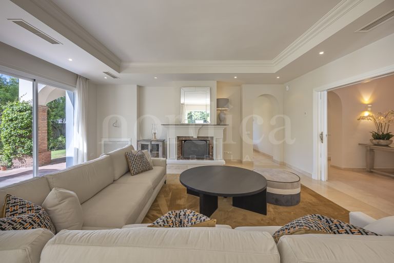 Villa en primera línea de golf en La Reserva de la Quinta