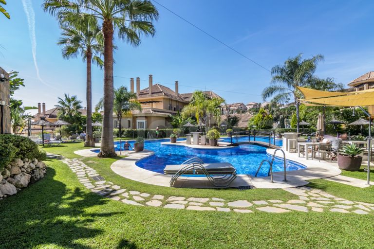 Apartment for sale in Aloha Hill Club