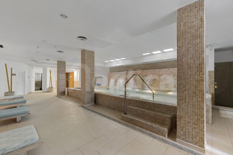 Apartment for sale in Aloha Hill Club