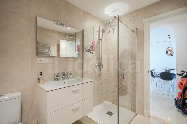 Apartment for sale in Aloha Hill Club