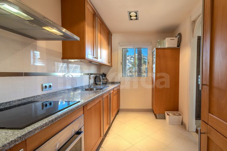 Apartment for sale in Aloha Hill Club