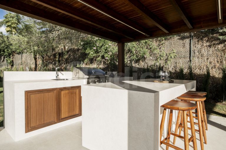 Villa for sale in Nueva Andalucia