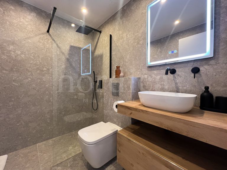 Duplex Penthouse in Aloha Gardens