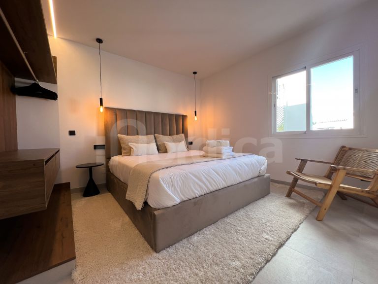 Duplex Penthouse for sale in Aloha Gardens