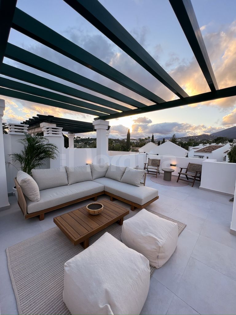 Duplex Penthouse for sale in Aloha Gardens