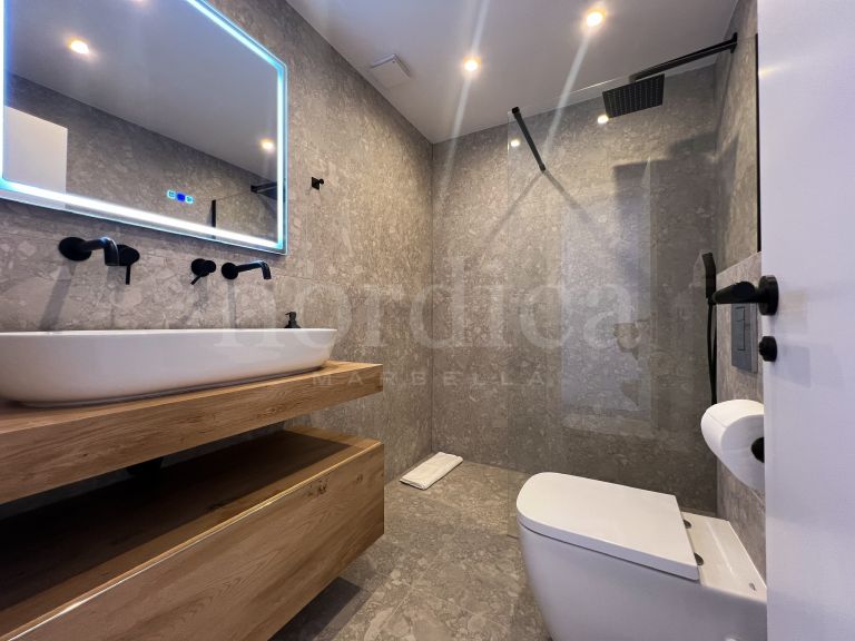 Duplex Penthouse in Aloha Gardens