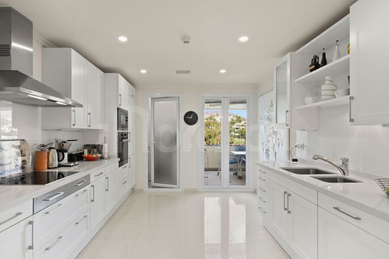 Apartment for sale in Las Alamandas