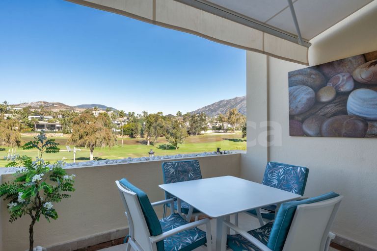 Apartment for sale in Las Alamandas