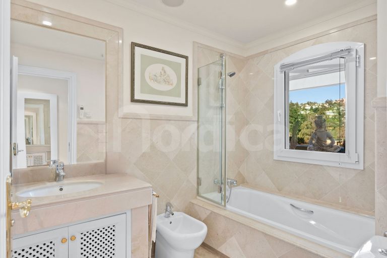 Apartment for sale in Las Alamandas