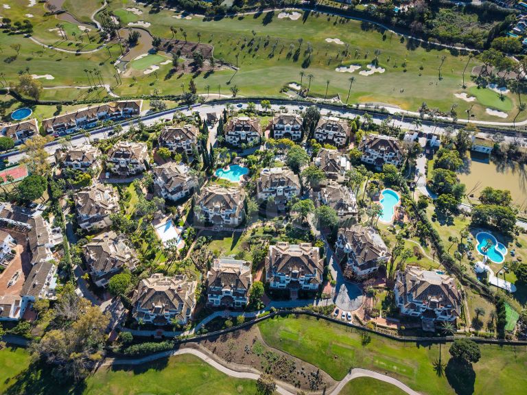 Apartment for sale in Las Alamandas