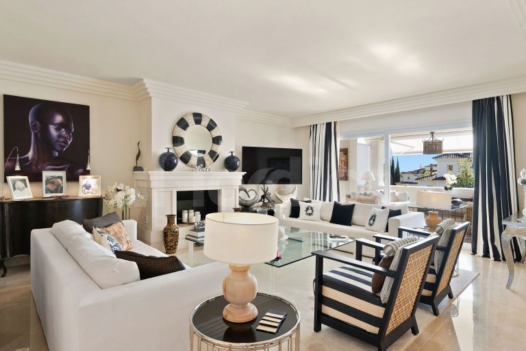 Apartment for sale in Las Alamandas