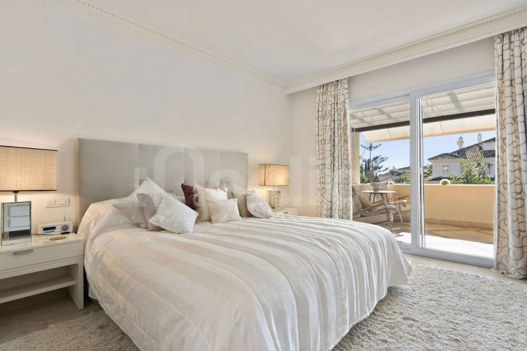 Apartment for sale in Las Alamandas