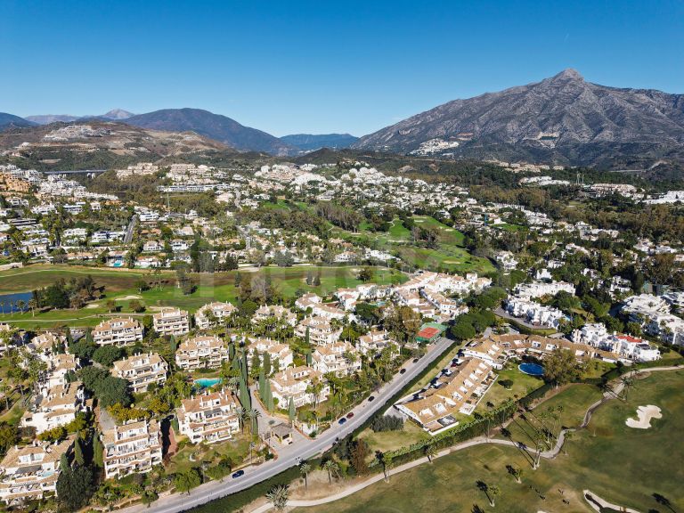 Apartment for sale in Las Alamandas