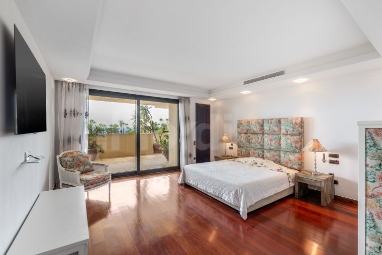 Apartment for sale in Laguna de Banus