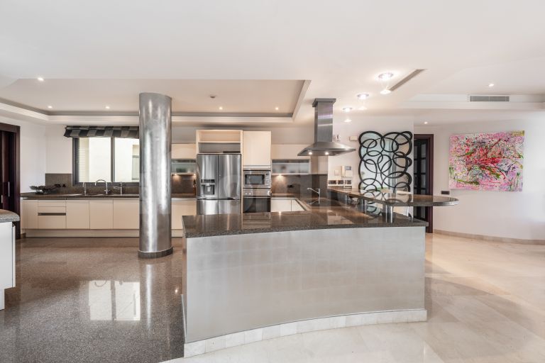 Apartment for sale in Laguna de Banus