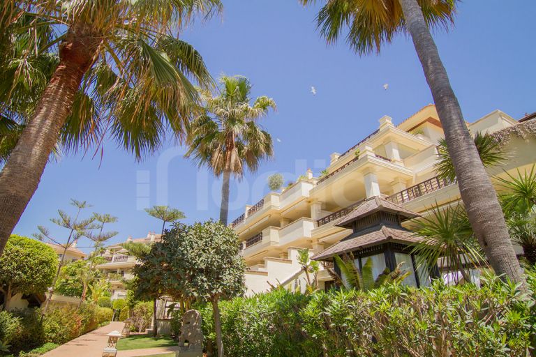 Apartment for sale in Laguna de Banus