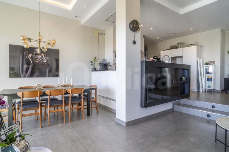 Apartment for sale in Royal Gardens