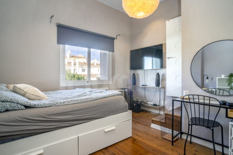 Apartment for sale in Royal Gardens