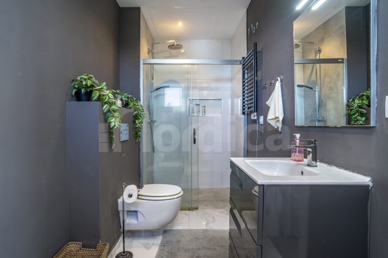 Apartment for sale in Royal Gardens