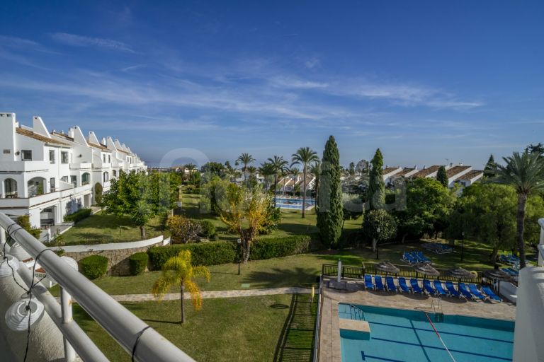 Apartment for sale in Royal Gardens