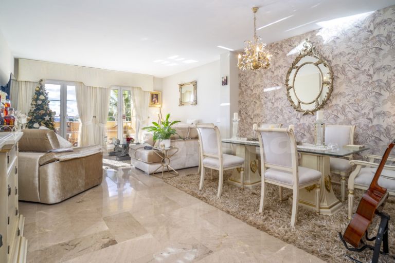 Apartment for sale in Cumbres del Rodeo