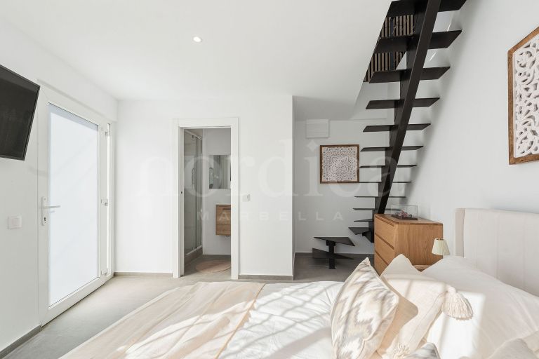 Renoviertes Haus mit unverbautem Meerblick