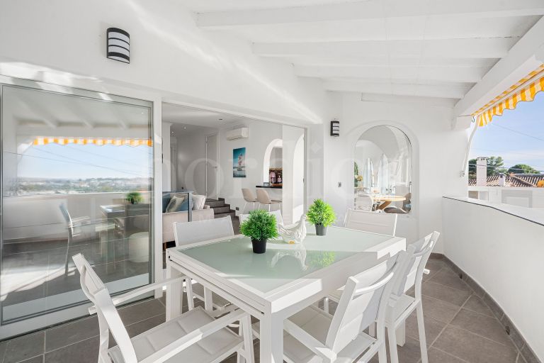 Renoviertes Haus mit unverbautem Meerblick
