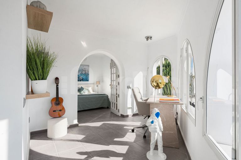 Semi Detached Villa for sale in La Campana