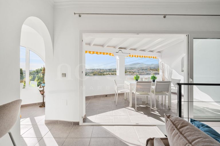 Renoviertes Haus mit unverbautem Meerblick