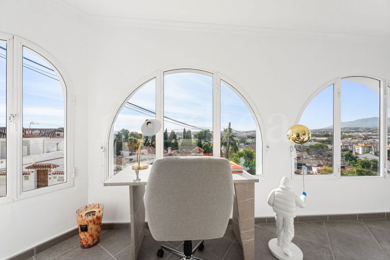 Renoviertes Haus mit unverbautem Meerblick