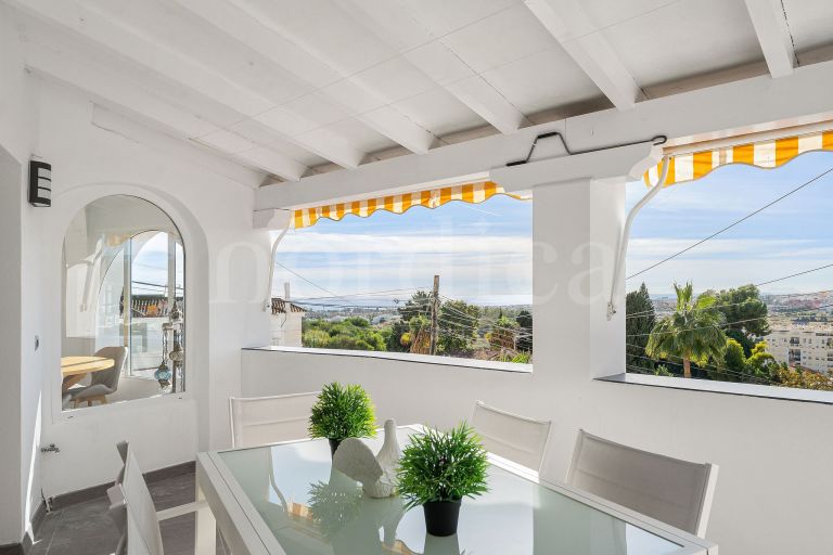 Renoviertes Haus mit unverbautem Meerblick