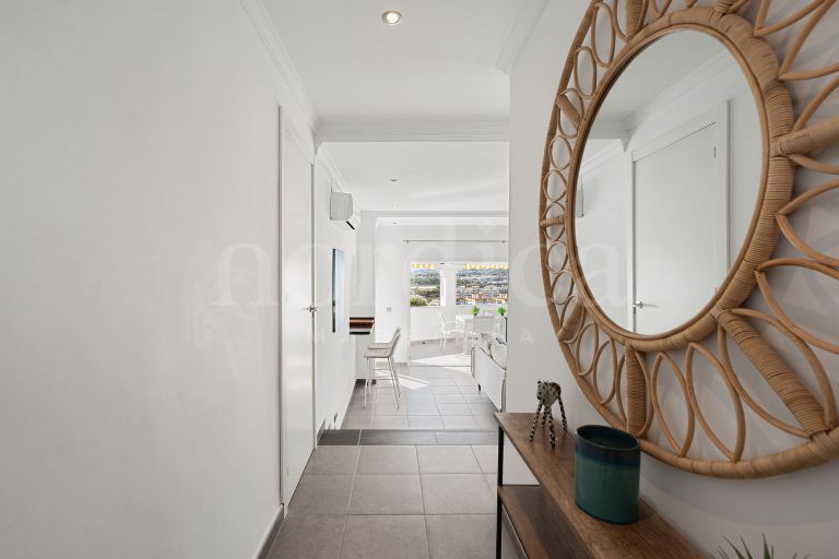 Renoviertes Haus mit unverbautem Meerblick