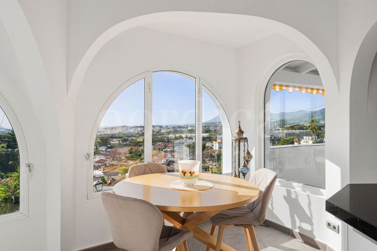 Renoviertes Haus mit unverbautem Meerblick