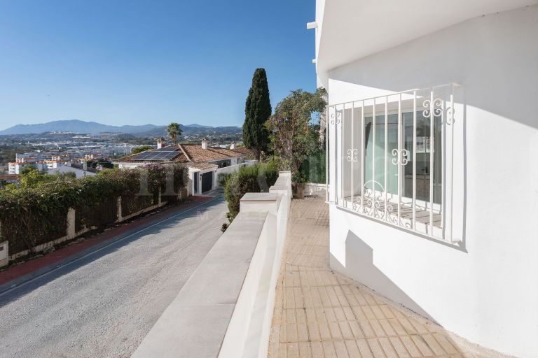 Renoviertes Haus mit unverbautem Meerblick
