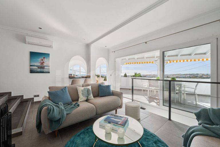 Semi Detached Villa for sale in La Campana