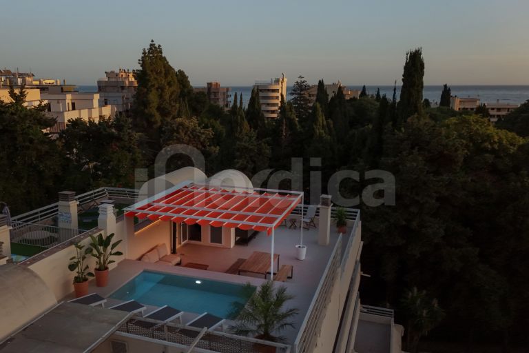 Takvåning till salu i