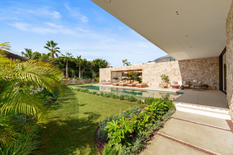 Villa for sale in